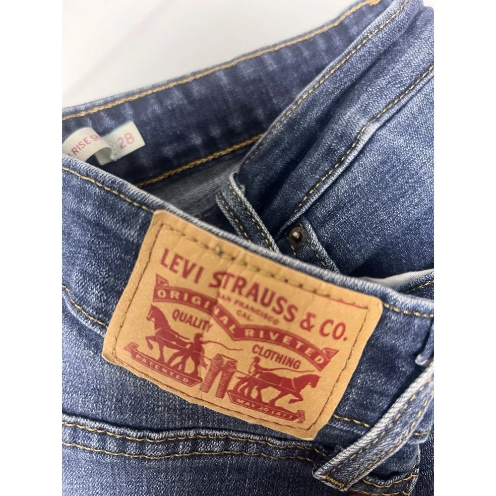 Levi's 721‎ High Rise Skinny Woman's Blue Jeans Size 28